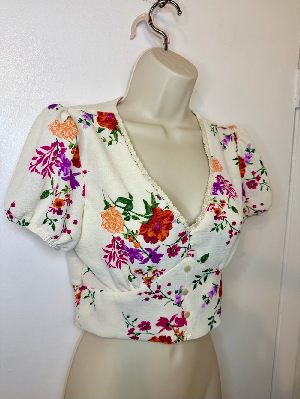 Monteau Los Angeles Floral Crop Top Size S Puff Sleeve V-Neck Cottagecore - Picture 4 of 9